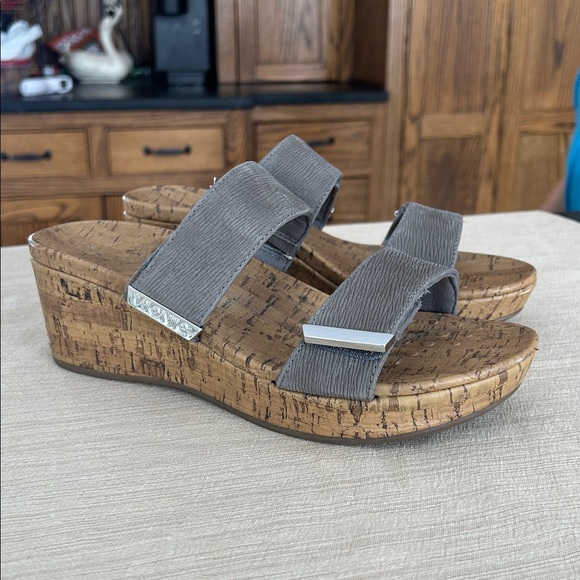 Vionic Shoes - Vionic Pepper Leather Ruched Wedge Sandals Gray Size 9